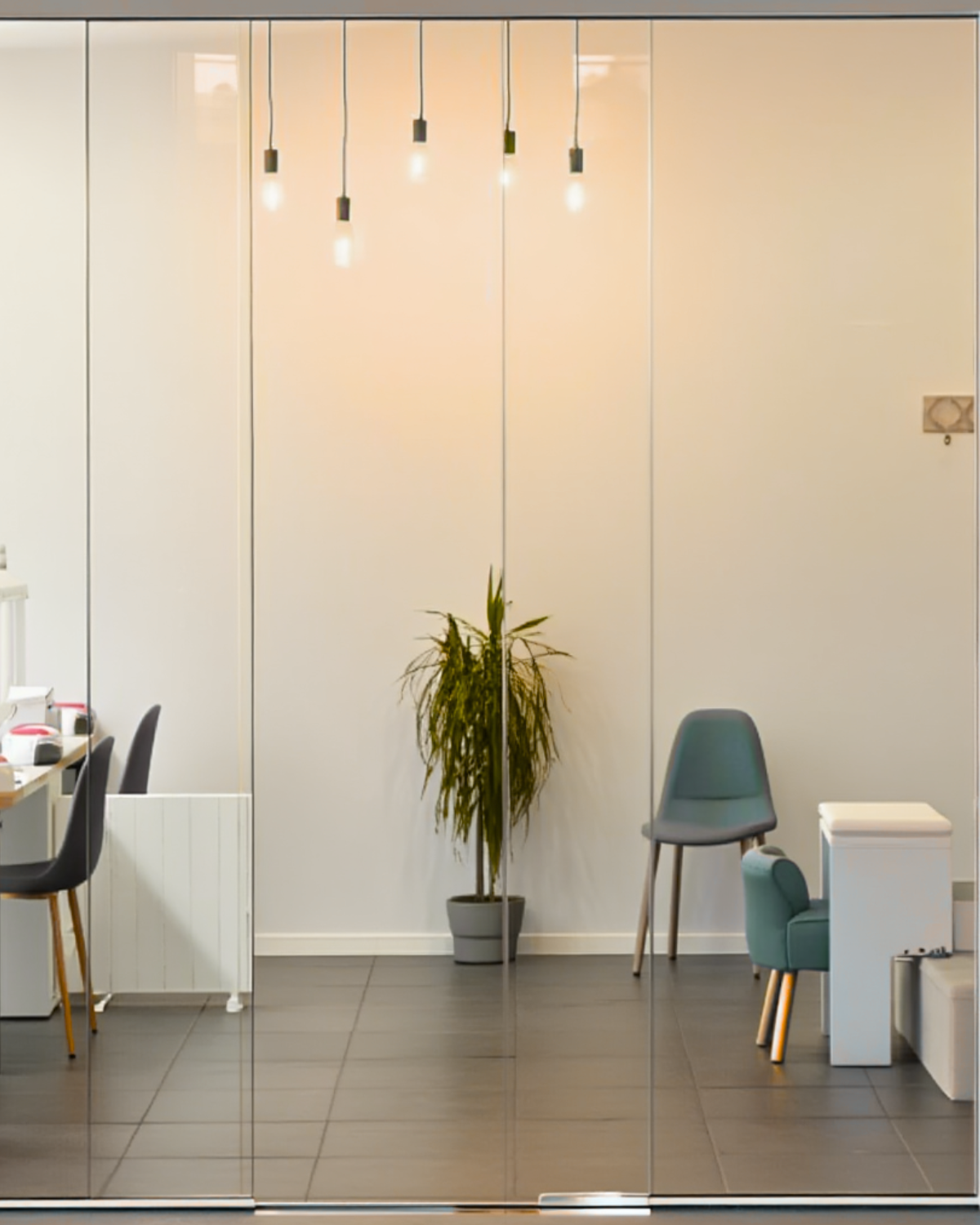 Interior del centro de estética LUNÉA con una decoración elegante y minimalista